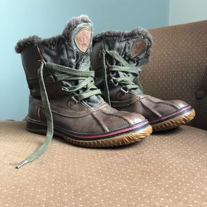 Pajar winter boots brown and green unisex